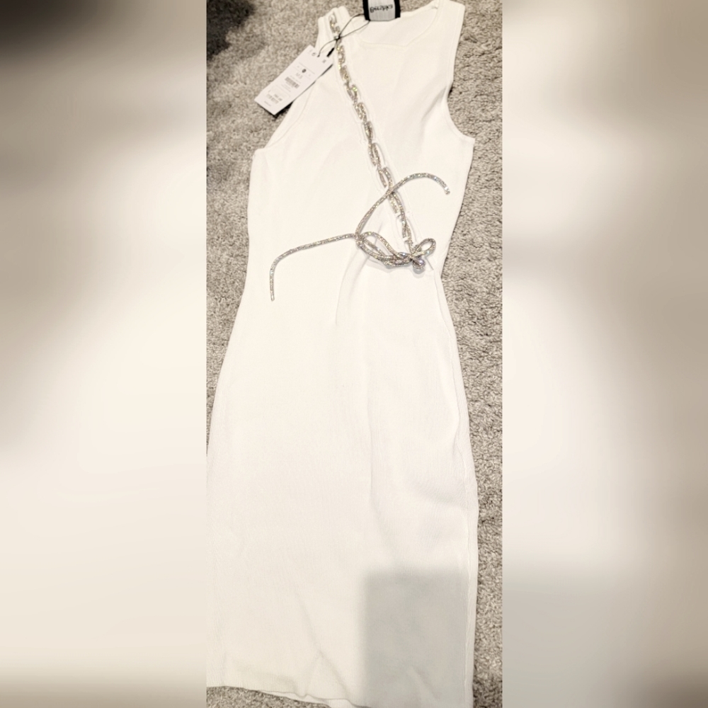 * NEVER BEEN WORN* White Bershka dress
